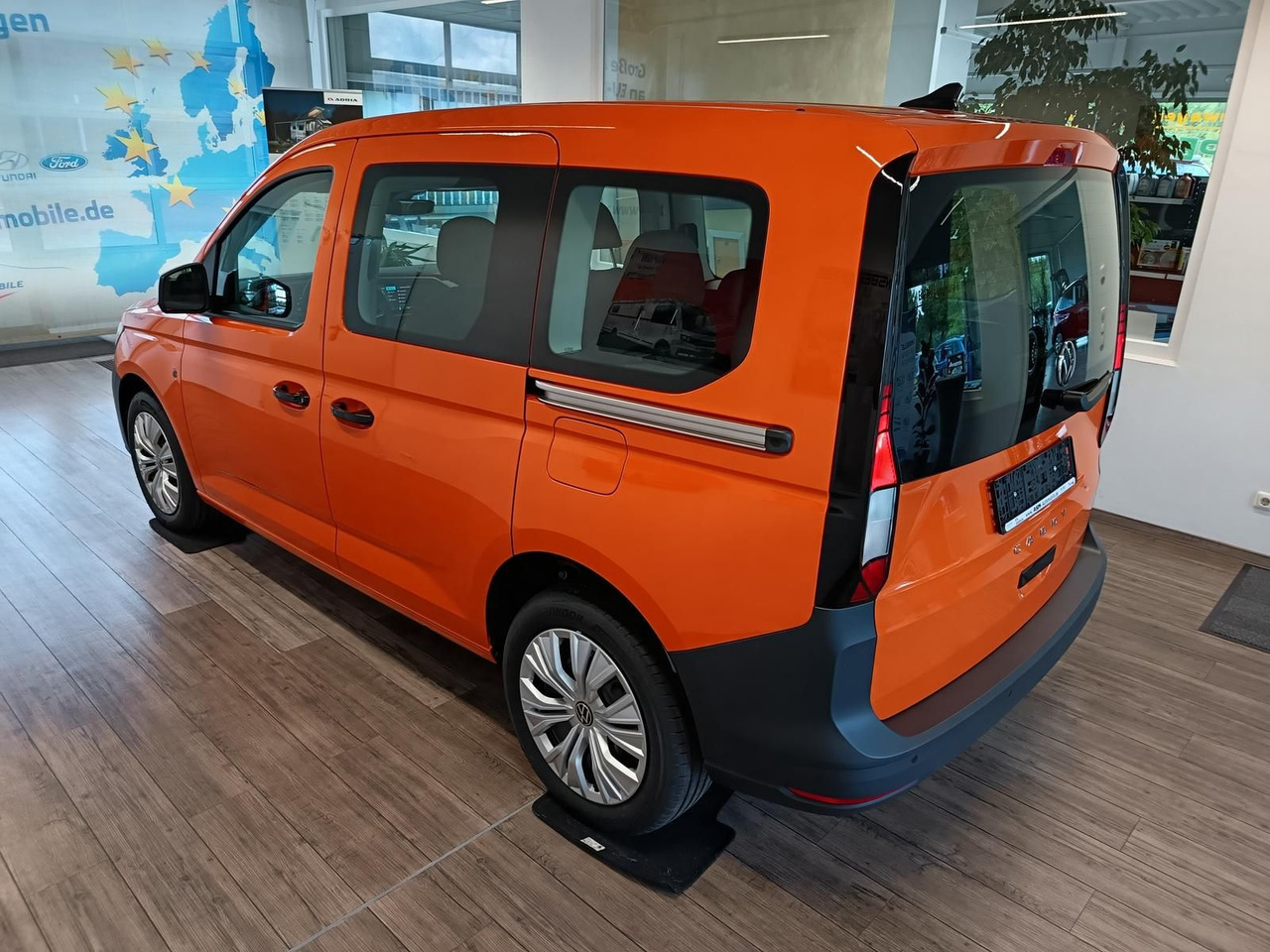 Volkswagen Caddy 2.0 TDI 75 kW*PDC*TEMP*DAB*KLIMA*5-SITZER* - Kombi: das Bild 4 Volkswagen Caddy 2.0 TDI 75 kW*PDC*TEMP*DAB*KLIMA*5-SITZER* - Kombi: das Bild 4