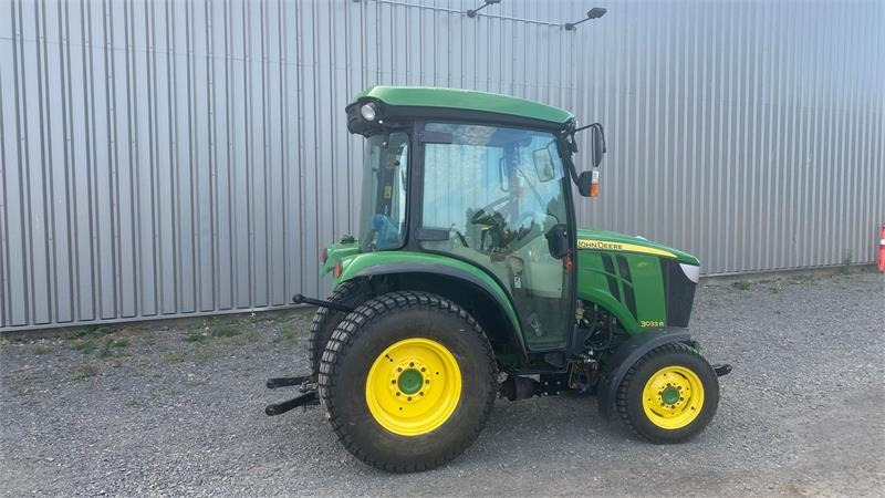 John Deere 3033 R - Kommunaltraktor: das Bild 3 John Deere 3033 R - Kommunaltraktor: das Bild 3