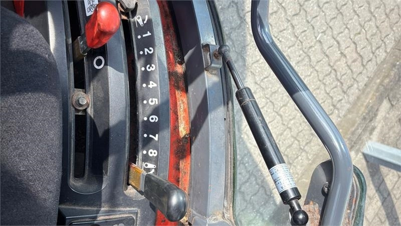 Kubota B2530 HST B2530 - Kommunaltraktor: das Bild 4 Kubota B2530 HST B2530 - Kommunaltraktor: das Bild 4
