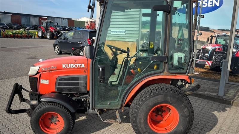 Kubota B2530 HST B2530 - Kommunaltraktor: das Bild 3 Kubota B2530 HST B2530 - Kommunaltraktor: das Bild 3