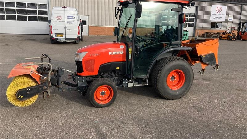 Kubota ST341 inkl. 150 cm kost og udlægger - Kommunaltraktor: das Bild 2 Kubota ST341 inkl. 150 cm kost og udlægger - Kommunaltraktor: das Bild 2