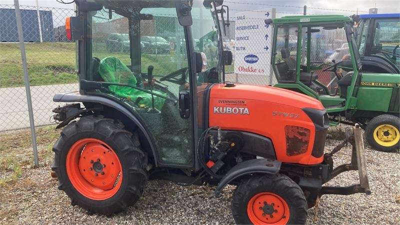Kubota STW37 Kun 1145 timer - Kommunaltraktor: das Bild 1 Kubota STW37 Kun 1145 timer - Kommunaltraktor: das Bild 1