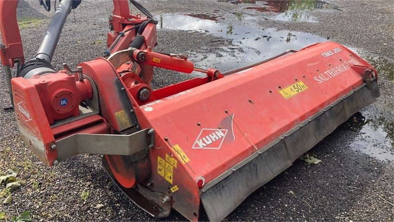 Kuhn TBES 250 Mulchmaskine - Mähwerk: das Bild 4 Kuhn TBES 250 Mulchmaskine - Mähwerk: das Bild 4