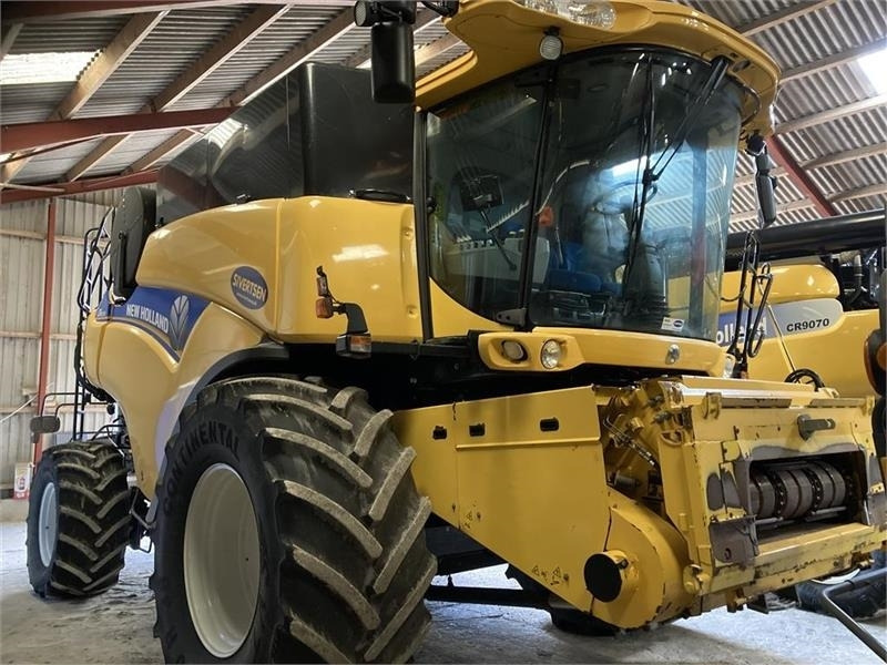 New Holland CR9090 35 fod VF bord og 4wd mm. - Mähdrescher: das Bild 2 New Holland CR9090 35 fod VF bord og 4wd mm. - Mähdrescher: das Bild 2