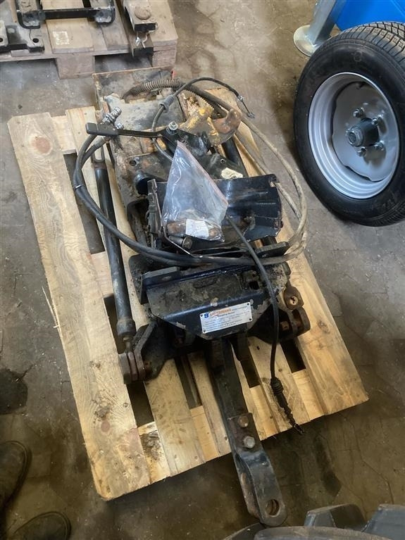 New Holland T7030 Hitchtræk - Schnellwechsler: das Bild 2 New Holland T7030 Hitchtræk - Schnellwechsler: das Bild 2