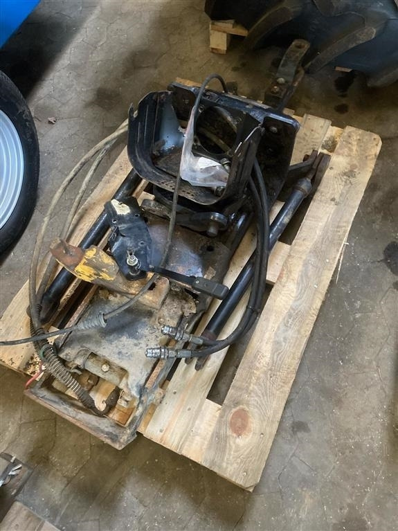 New Holland T7030 Hitchtræk - Schnellwechsler: das Bild 1 New Holland T7030 Hitchtræk - Schnellwechsler: das Bild 1