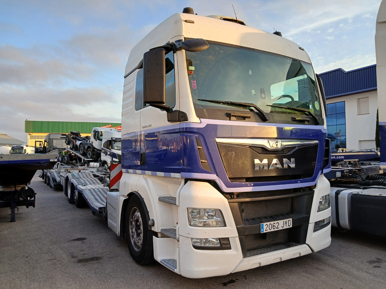 MAN TGX 18.480 - Fahrgestell LKW: das Bild 1 MAN TGX 18.480 - Fahrgestell LKW: das Bild 1