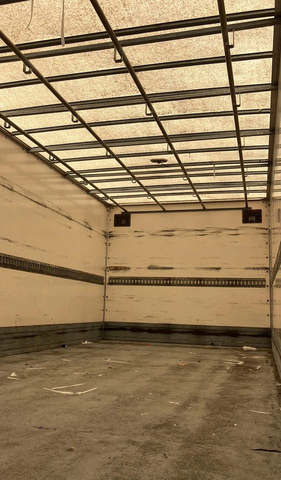 Mercedes-Benz Atego 1218 kurierka kontener - Koffer LKW: das Bild 5 Mercedes-Benz Atego 1218 kurierka kontener - Koffer LKW: das Bild 5