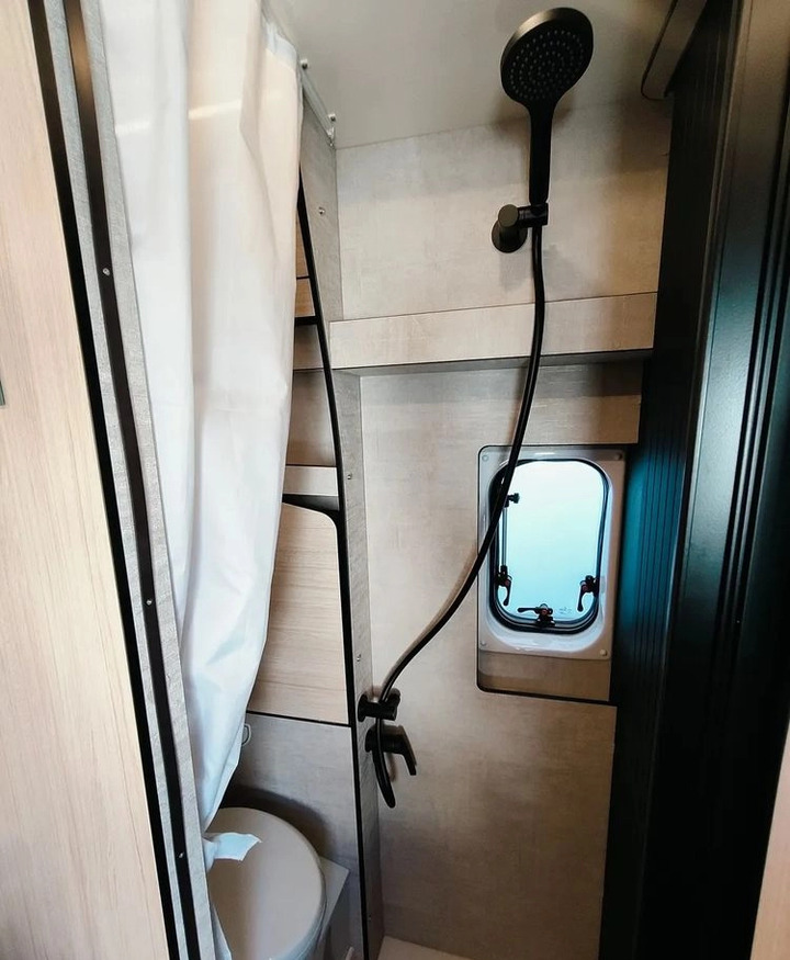 Camper Van, Zustand - NEU FORD Rimor NEW Ford Van 238 Truma Diesel Roller Shutters Remis AUTOMAT: das Bild 6