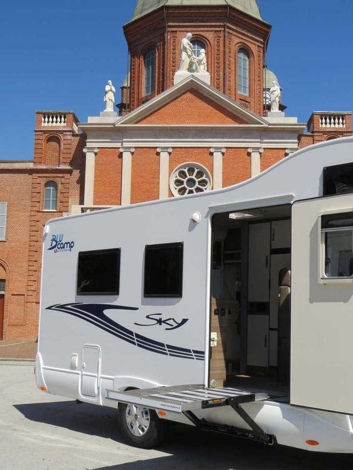 Alkoven Wohnmobil, Zustand - NEU Fiat Ducato RETRACTABLE PLATFORM (300KG CAPACITY): das Bild 8