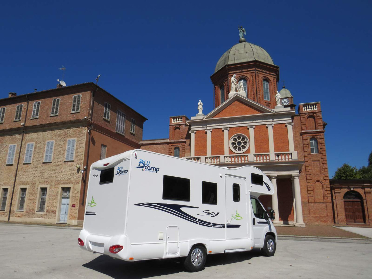 Alkoven Wohnmobil, Zustand - NEU Fiat Ducato RETRACTABLE PLATFORM (300KG CAPACITY): das Bild 6
