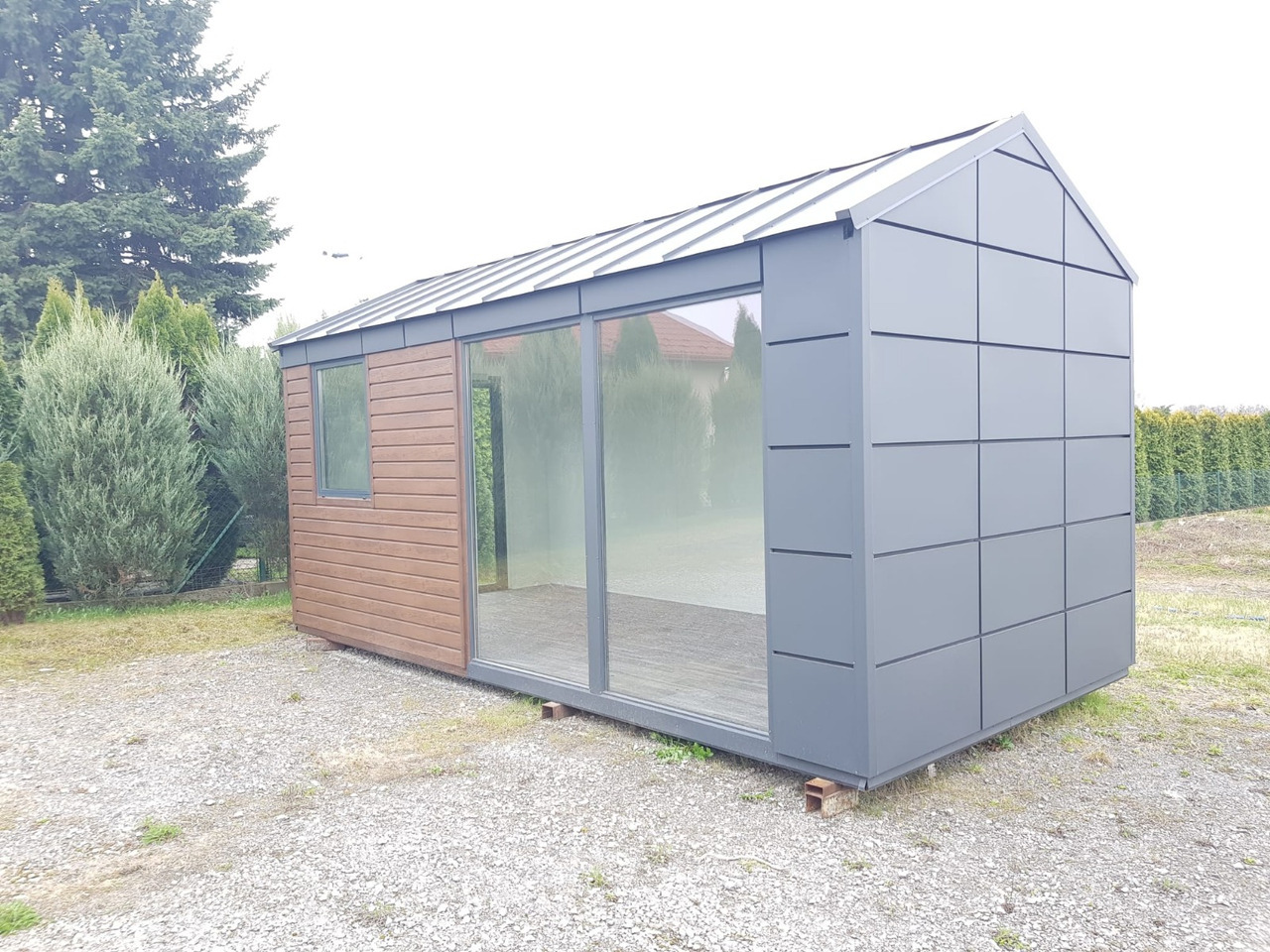 IDEX Premium Commercial Container Unit – Modern, Durable & Ready to Customize! - Wohncontainer: das Bild 1 IDEX Premium Commercial Container Unit – Modern, Durable & Ready to Customize! - Wohncontainer: das Bild 1