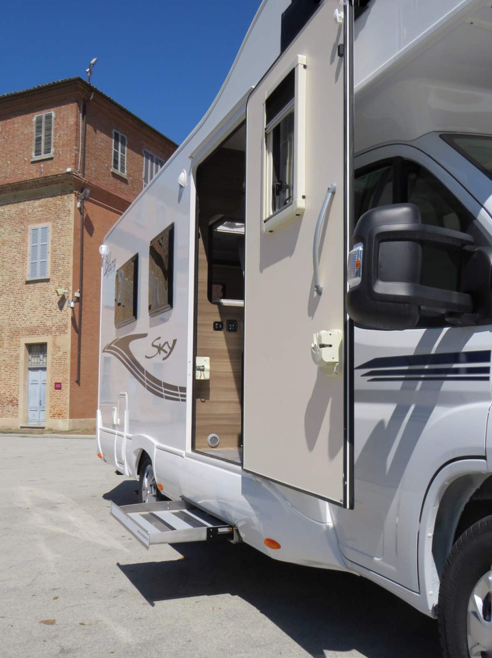 Fiat Ducato RETRACTABLE PLATFORM (300KG CAPACITY) - Wohnmobil: das Bild 2 Fiat Ducato RETRACTABLE PLATFORM (300KG CAPACITY) - Wohnmobil: das Bild 2