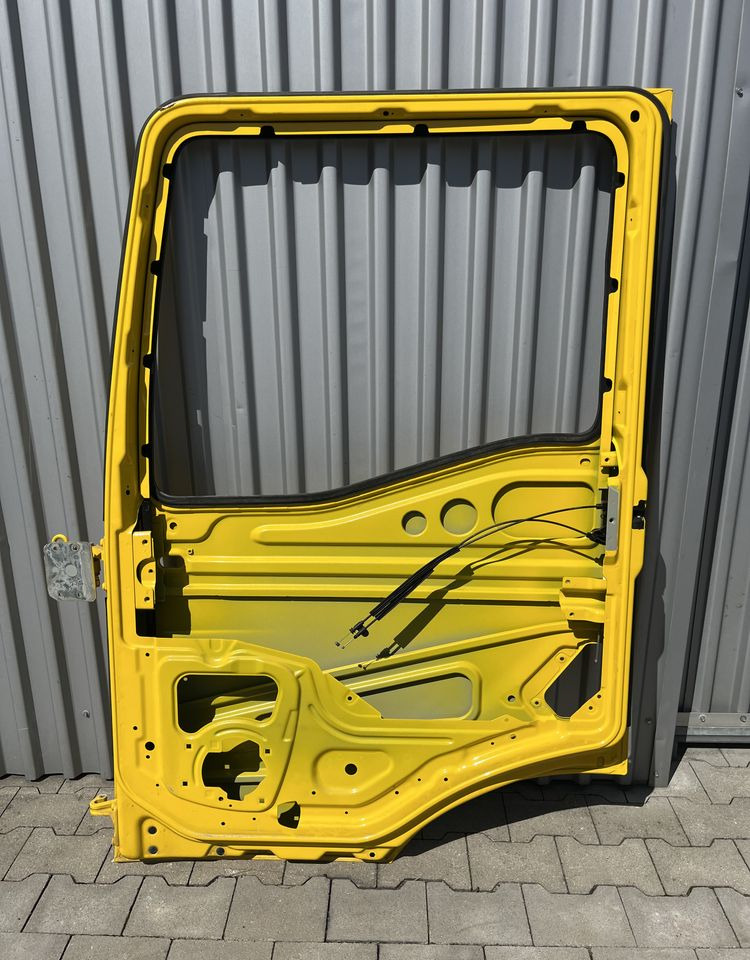 Drzwi prawe MAN TGS TG3 drzwi pasażera nowy model - Karosserie und Außen für LKW: das Bild 3 Drzwi prawe MAN TGS TG3 drzwi pasażera nowy model - Karosserie und Außen für LKW: das Bild 3
