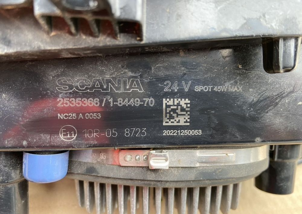 Halogen dachowy Scania R S NGR NGS Dalekosiężne - Lichter/ Leuchten für LKW: das Bild 3 Halogen dachowy Scania R S NGR NGS Dalekosiężne - Lichter/ Leuchten für LKW: das Bild 3