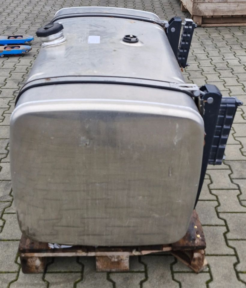 IVECO S WAY HI WAY STRALIS ZBIORNIK PALIWA NOWY - Kraftstoffaufbereitung/ Kraftstoffförderung: das Bild 3 IVECO S WAY HI WAY STRALIS ZBIORNIK PALIWA NOWY - Kraftstoffaufbereitung/ Kraftstoffförderung: das Bild 3