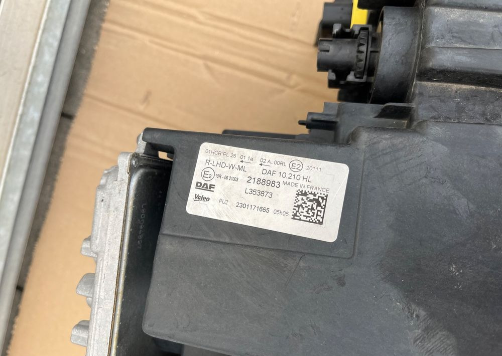 Lamp LED DAF XG XG+ XF prawa reflektor oryginał - Lichter/ Leuchten für LKW: das Bild 3 Lamp LED DAF XG XG+ XF prawa reflektor oryginał - Lichter/ Leuchten für LKW: das Bild 3