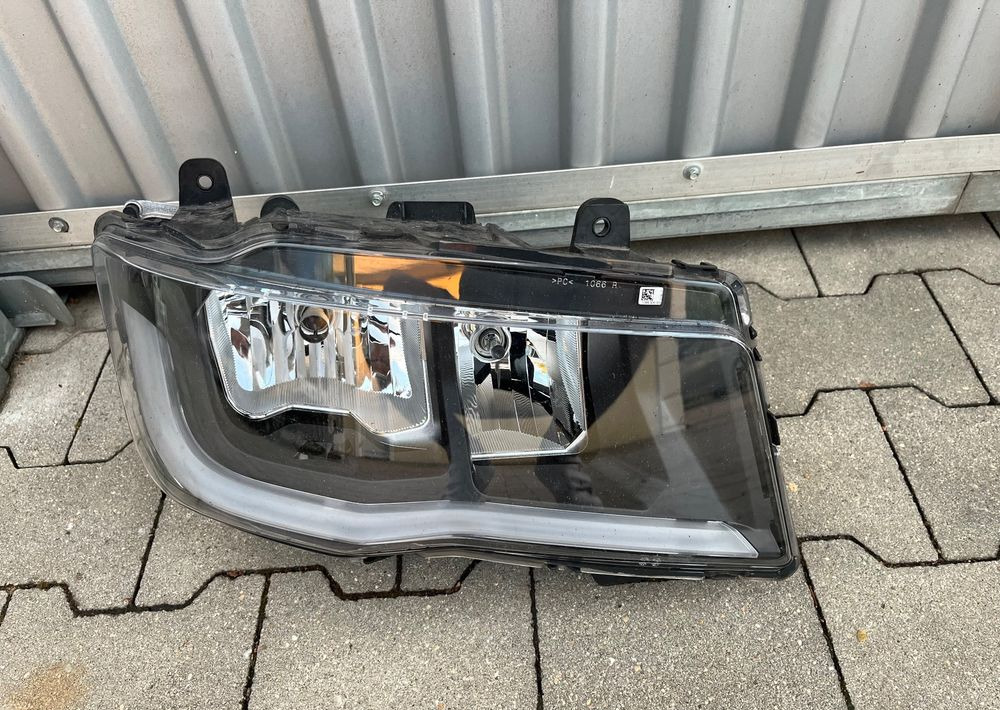 Lampa MAN TG3 TGX TGS H7+LED nowy model reflektor RH - Lichter/ Leuchten für LKW: das Bild 1 Lampa MAN TG3 TGX TGS H7+LED nowy model reflektor RH - Lichter/ Leuchten für LKW: das Bild 1