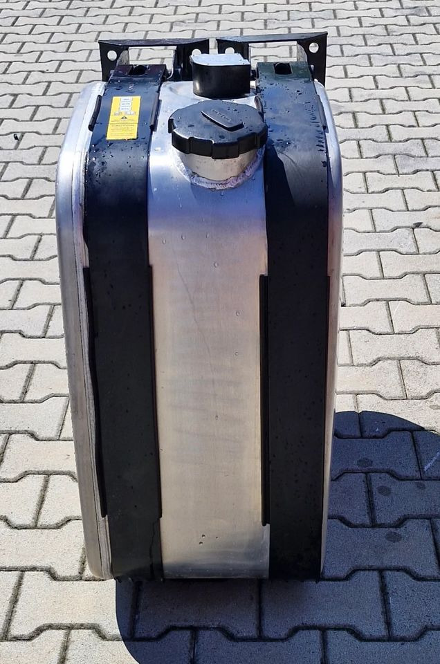 VOLVO FH4 RENAULT GAMA T ZBIORNIK PALIWA 150L NOWY - Lagertank: das Bild 1 VOLVO FH4 RENAULT GAMA T ZBIORNIK PALIWA 150L NOWY - Lagertank: das Bild 1