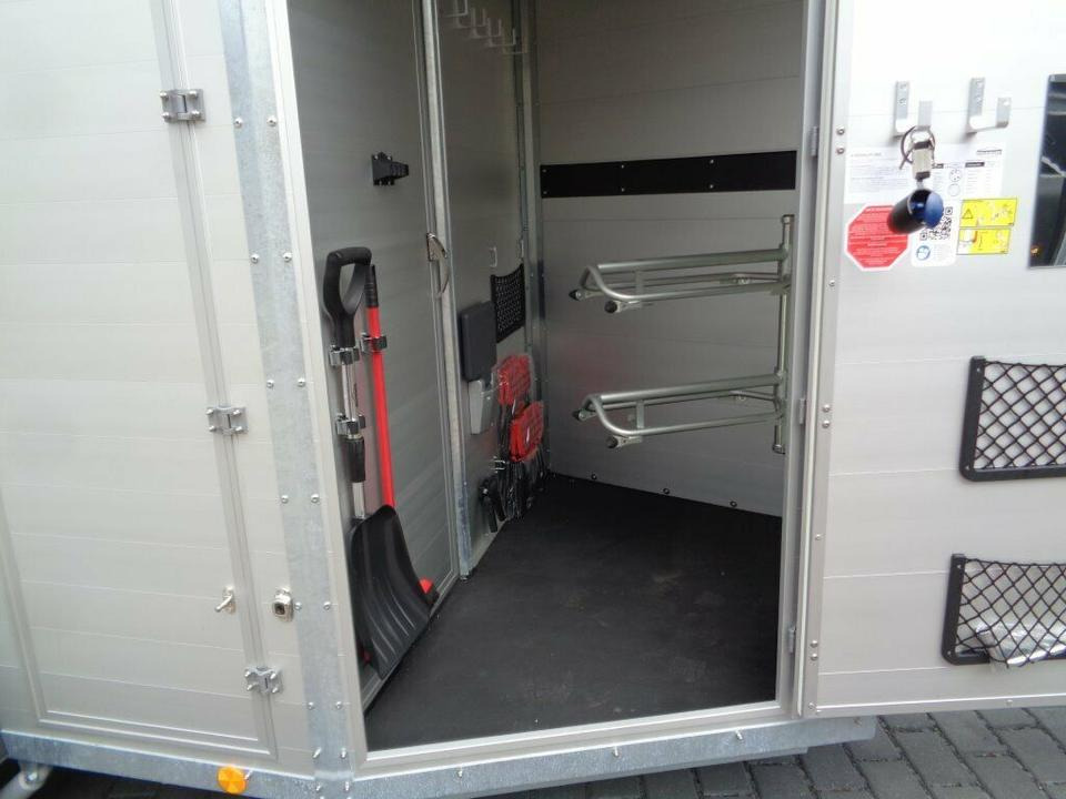 Pferdeanhänger Böckmann Portax L-SR, Videokamera, 100 km/h Sattelraum: das Bild 13