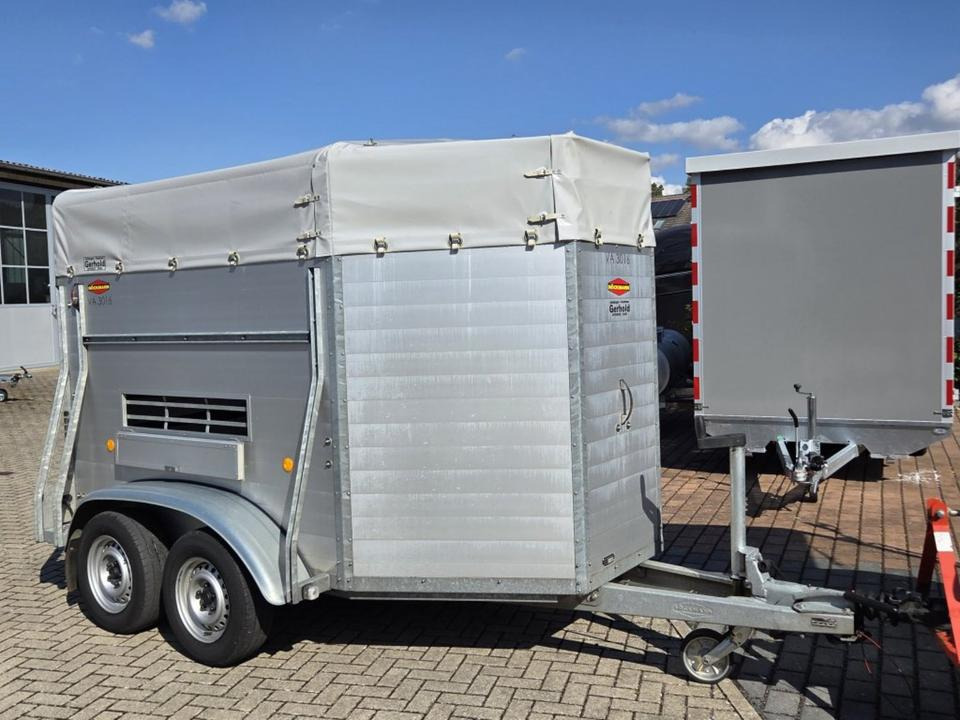 Böckmann Viehanhänger, 2,4 to. Lüftungsklappen Humbaur, Fendt - Pferdeanhänger: das Bild 3 Böckmann Viehanhänger, 2,4 to. Lüftungsklappen Humbaur, Fendt - Pferdeanhänger: das Bild 3