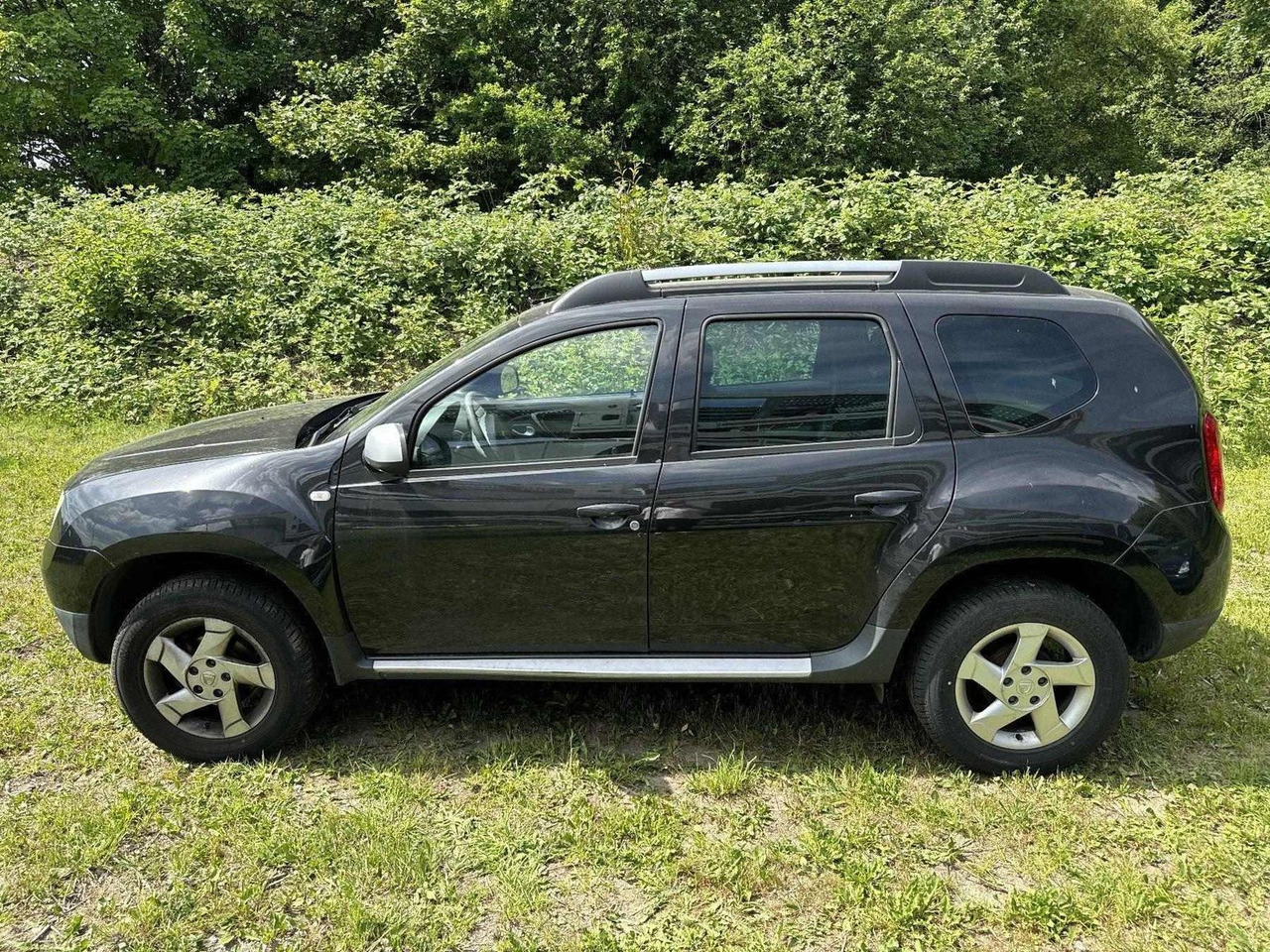 Dacia Duster 1.6 LAUREATE +ZAHNRIEMEN GERISSEN+ - SUV/ Geländewagen: das Bild 2 Dacia Duster 1.6 LAUREATE +ZAHNRIEMEN GERISSEN+ - SUV/ Geländewagen: das Bild 2