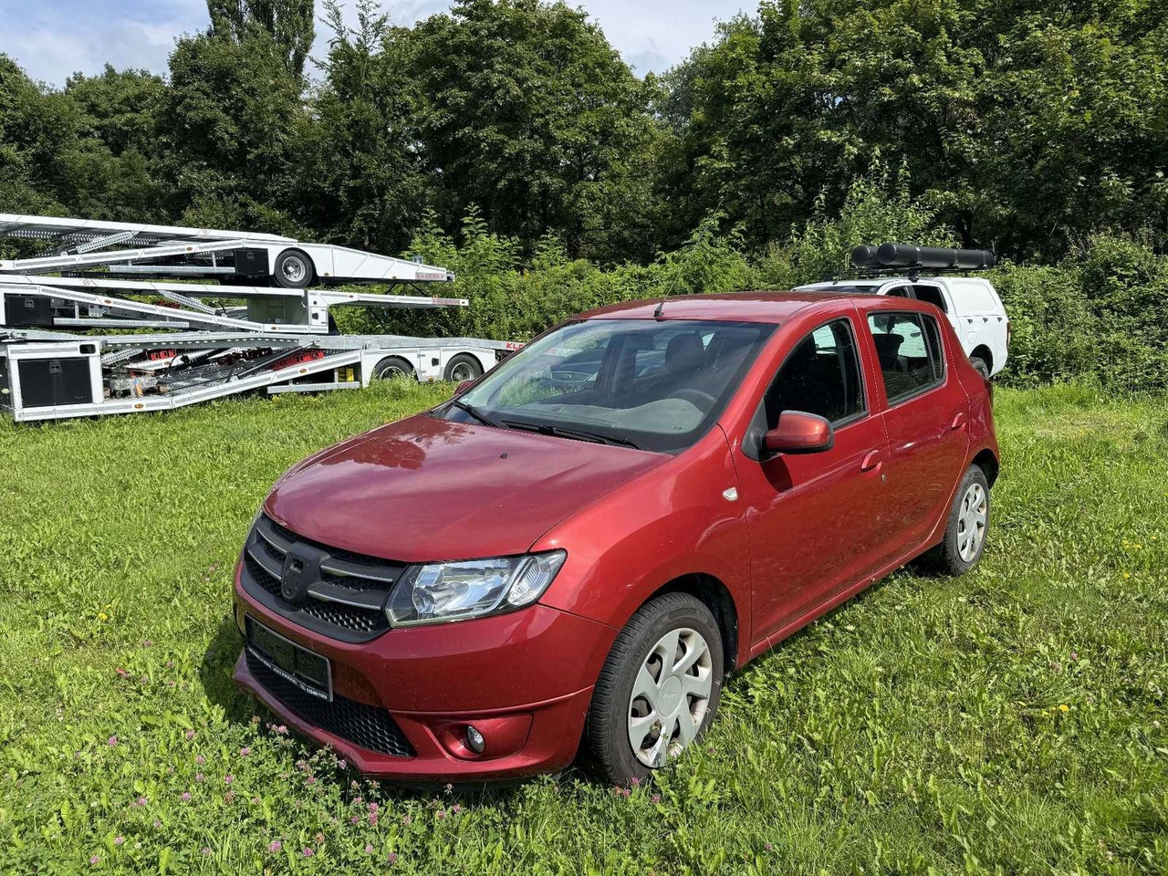 Dacia Sandero TCe90 Laureate +STEUERKETTE RASSELT+ - Limousine: das Bild 1 Dacia Sandero TCe90 Laureate +STEUERKETTE RASSELT+ - Limousine: das Bild 1
