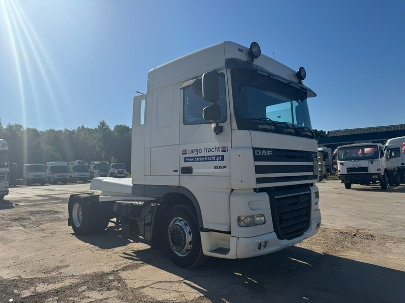 DAF 105 XF 460 Space Cab (MANUAL GEARBOX / BOITE MANUELLE) - Sattelzugmaschine: das Bild 3 DAF 105 XF 460 Space Cab (MANUAL GEARBOX / BOITE MANUELLE) - Sattelzugmaschine: das Bild 3