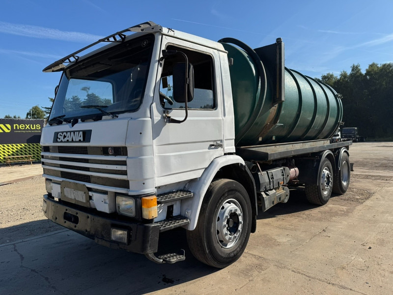 Scania 93 - 280 (14.000L / MANUAL PUMP & GEARBOX / 6X2) - Saug-/ Spülfahrzeug: das Bild 1 Scania 93 - 280 (14.000L / MANUAL PUMP & GEARBOX / 6X2) - Saug-/ Spülfahrzeug: das Bild 1