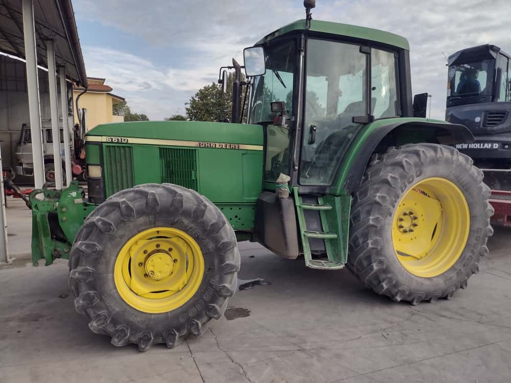 JOHN DEERE 6610 - Traktor: das Bild 1 JOHN DEERE 6610 - Traktor: das Bild 1