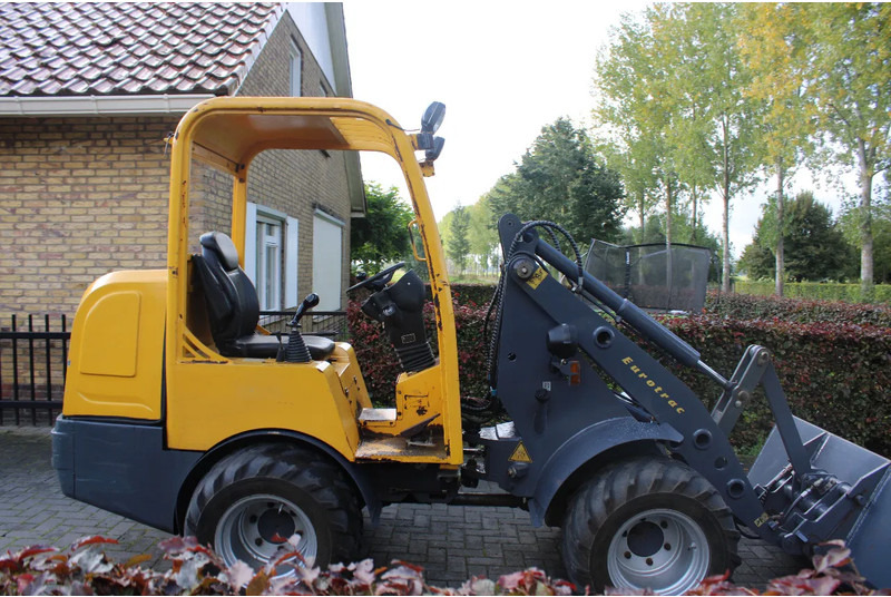 Eurotrac W12s - Lader: das Bild 2 Eurotrac W12s - Lader: das Bild 2
