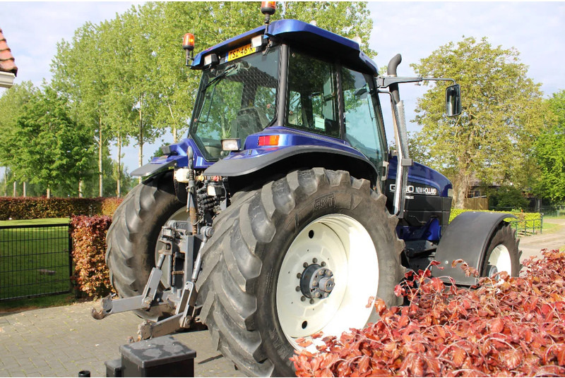 New Holland G 190 - Traktor: das Bild 4 New Holland G 190 - Traktor: das Bild 4