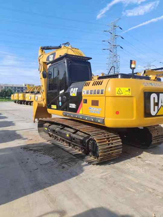 Durable Second Hand Machine Original Used Caterpillar Excavator CAT 330D2 USED 329D2 320D2 325D 315D Excavator - Kettenbagger: das Bild 4 Durable Second Hand Machine Original Used Caterpillar Excavator CAT 330D2 USED 329D2 320D2 325D 315D Excavator - Kettenbagger: das Bild 4
