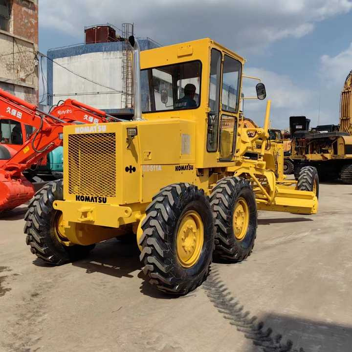 Japan Komatsu GD511 Motor Grader Cheap Price Komatsu Road Grader GD511 Good Condition in China - Grader: das Bild 3 Japan Komatsu GD511 Motor Grader Cheap Price Komatsu Road Grader GD511 Good Condition in China - Grader: das Bild 3