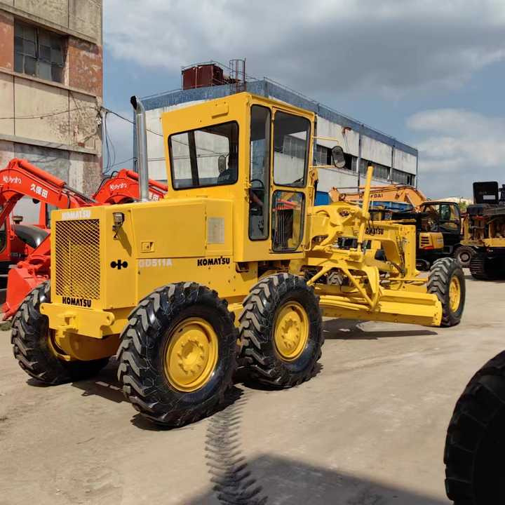 Japan Komatsu GD511 Motor Grader Cheap Price Komatsu Road Grader GD511 Good Condition in China - Grader: das Bild 2 Japan Komatsu GD511 Motor Grader Cheap Price Komatsu Road Grader GD511 Good Condition in China - Grader: das Bild 2