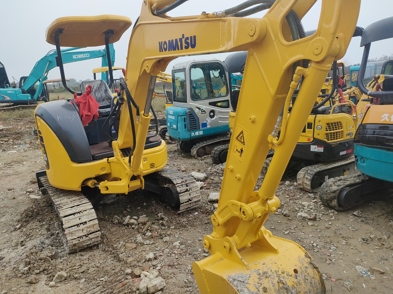 KOMATSU PC35 - Minibagger: das Bild 5 KOMATSU PC35 - Minibagger: das Bild 5