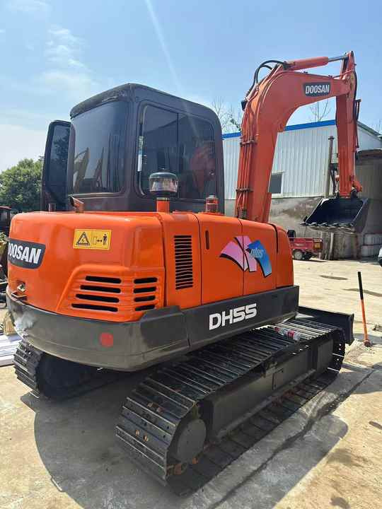 Low Shipping Used Excavator Doosan DH55 Good Condition with Low Hours - Bagger: das Bild 2 Low Shipping Used Excavator Doosan DH55 Good Condition with Low Hours - Bagger: das Bild 2