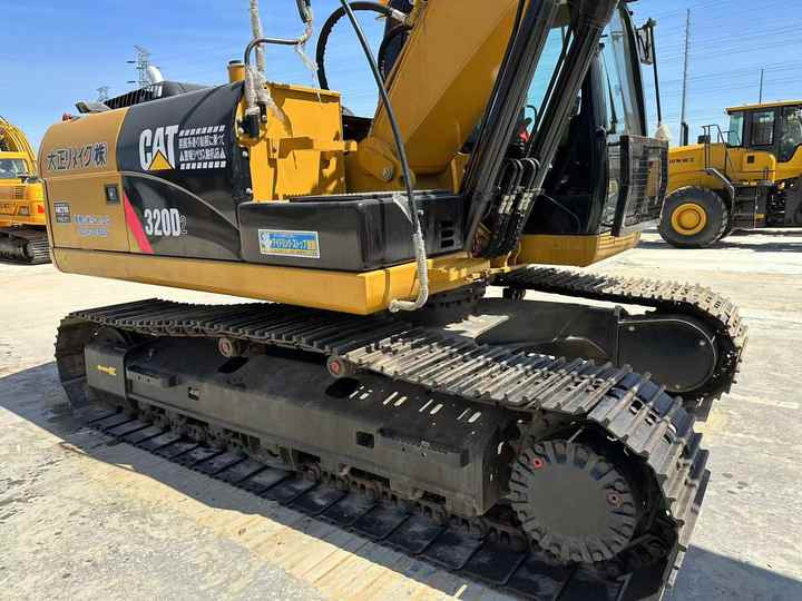 Used Cat320D2 Excavator Efficient Heavy Construction Equipment with Original Engine Second Hand Crawler Excavator - Bagger: das Bild 3 Used Cat320D2 Excavator Efficient Heavy Construction Equipment with Original Engine Second Hand Crawler Excavator - Bagger: das Bild 3