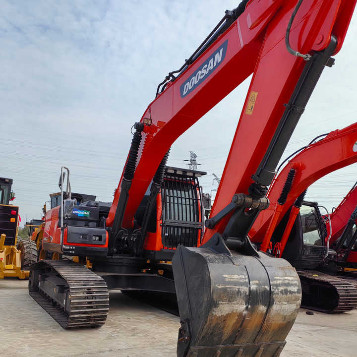 Used Doosan DX225LC-9C Hydraulic Excavator 25 Ton Doosan Dx225 Crawler Excavator with Excellent Performance Low Price for Sale - Bagger: das Bild 1 Used Doosan DX225LC-9C Hydraulic Excavator 25 Ton Doosan Dx225 Crawler Excavator with Excellent Performance Low Price for Sale - Bagger: das Bild 1