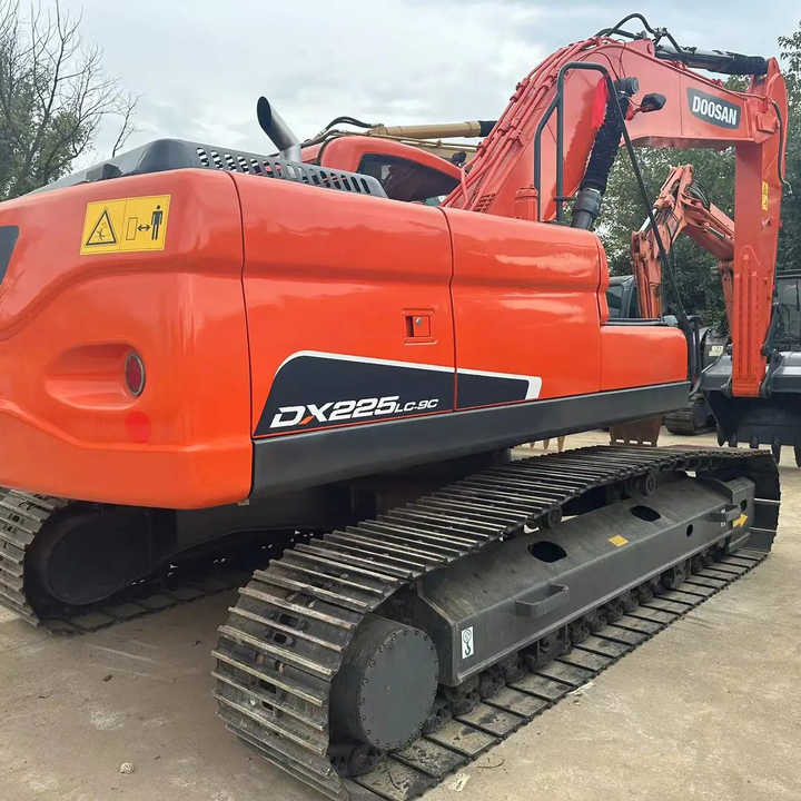 Used Excavator Doosan DX225LC-9 Excavators Mini Equipment Earth Moving Machinery Doosan Digger Excavator for Sale - Bagger: das Bild 1 Used Excavator Doosan DX225LC-9 Excavators Mini Equipment Earth Moving Machinery Doosan Digger Excavator for Sale - Bagger: das Bild 1