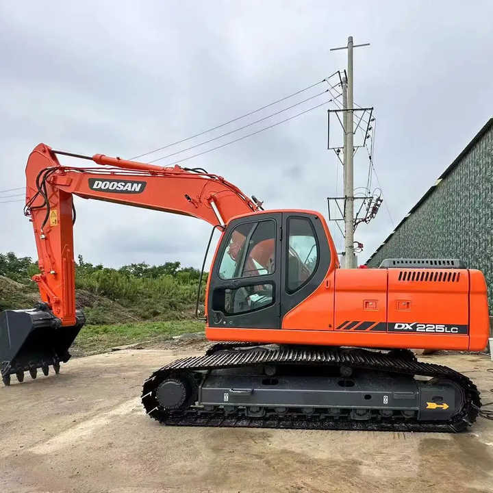 Used Excavator Doosan DX225LC-9 Excavators Mini Equipment Earth Moving Machinery Doosan Digger Excavator for Sale - Bagger: das Bild 3 Used Excavator Doosan DX225LC-9 Excavators Mini Equipment Earth Moving Machinery Doosan Digger Excavator for Sale - Bagger: das Bild 3
