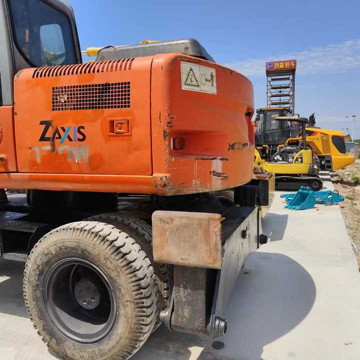 Used Japan Original Brand Hitachi Zx 130w Wheel Excavator Hitachi Zx120 130 200 Excavator for Sale - Bagger: das Bild 4 Used Japan Original Brand Hitachi Zx 130w Wheel Excavator Hitachi Zx120 130 200 Excavator for Sale - Bagger: das Bild 4