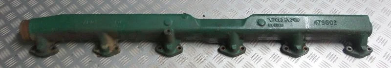 Volvo TD122 479602 - Ansaugkrümmer für Baumaschine: das Bild 1 Volvo TD122 479602 - Ansaugkrümmer für Baumaschine: das Bild 1
