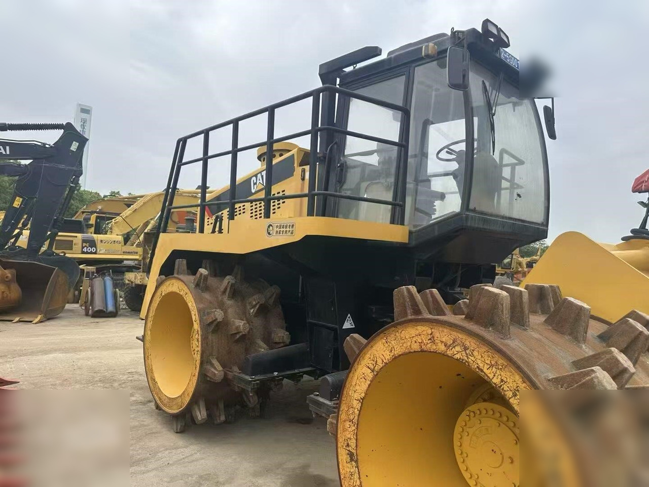 CATERPILLAR 816A - Walzenzug: das Bild 1 CATERPILLAR 816A - Walzenzug: das Bild 1