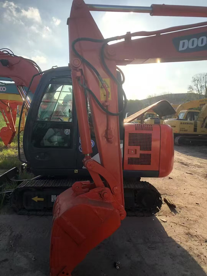 DOOSAN DX55-9C - Kettenbagger: das Bild 4 DOOSAN DX55-9C - Kettenbagger: das Bild 4
