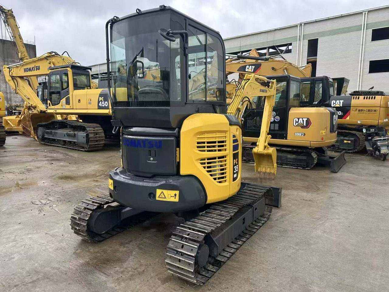 KOMATSU 35MR - Minibagger: das Bild 2 KOMATSU 35MR - Minibagger: das Bild 2
