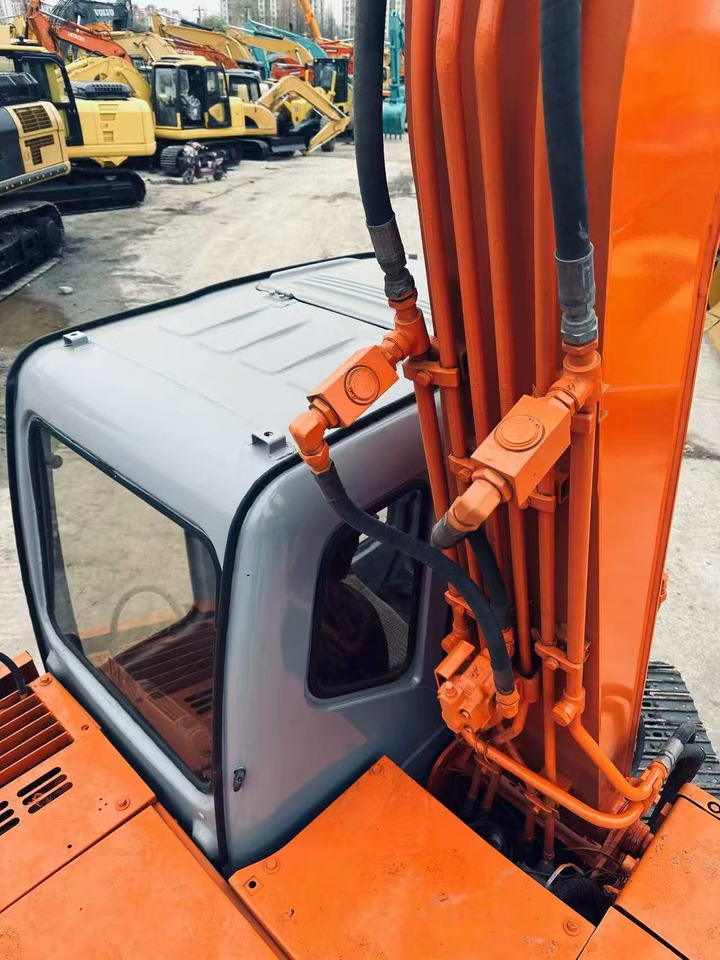 KOMATSU EX60 - Kettenbagger: das Bild 3 KOMATSU EX60 - Kettenbagger: das Bild 3