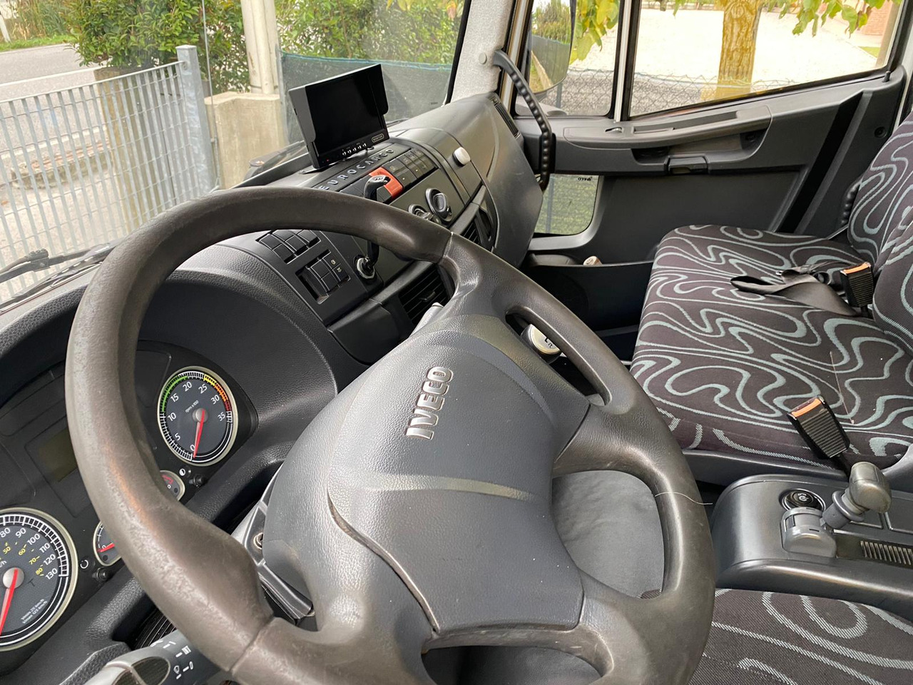 Fahrgestell LKW IVECO 180E30: das Bild 8