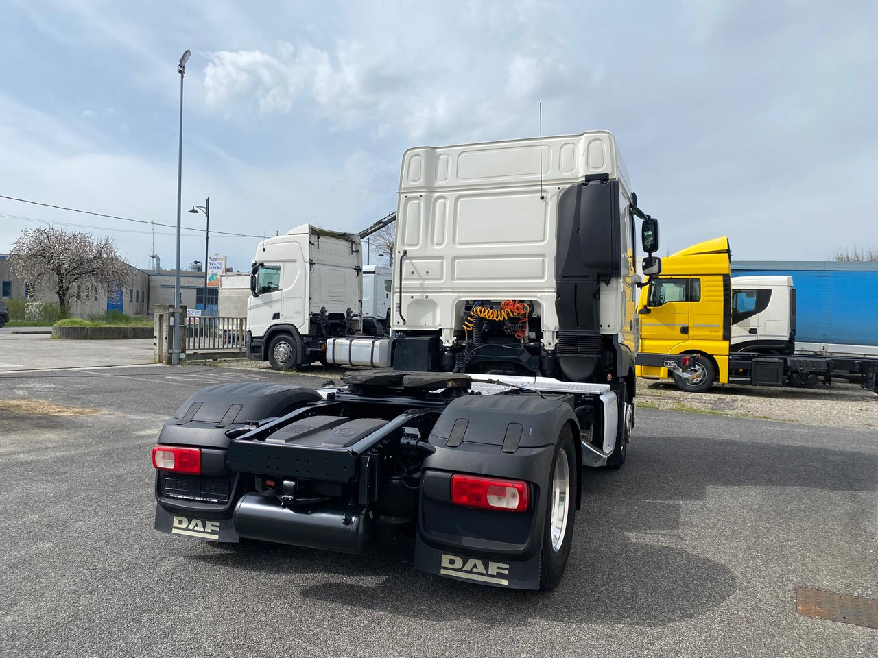 DAF XF 450 - Sattelzugmaschine: das Bild 4 DAF XF 450 - Sattelzugmaschine: das Bild 4