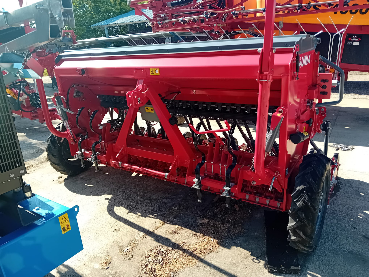 UNIA POLONEZ 550/3D - Sämaschine: das Bild 1 UNIA POLONEZ 550/3D - Sämaschine: das Bild 1